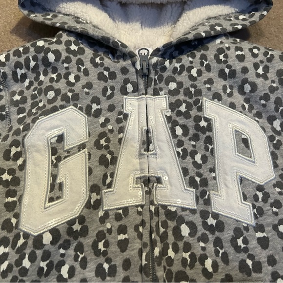 GIRLS Gap Sherpa Lined cheetah hoodie - Picture 2 of 3